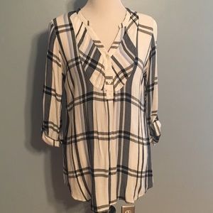 {A Pea in the Pod} Plaid Button Up Maternity Tunic